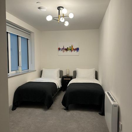 Haus Of Sulis, City Centre Apartment With Lift Access Bath Kültér fotó